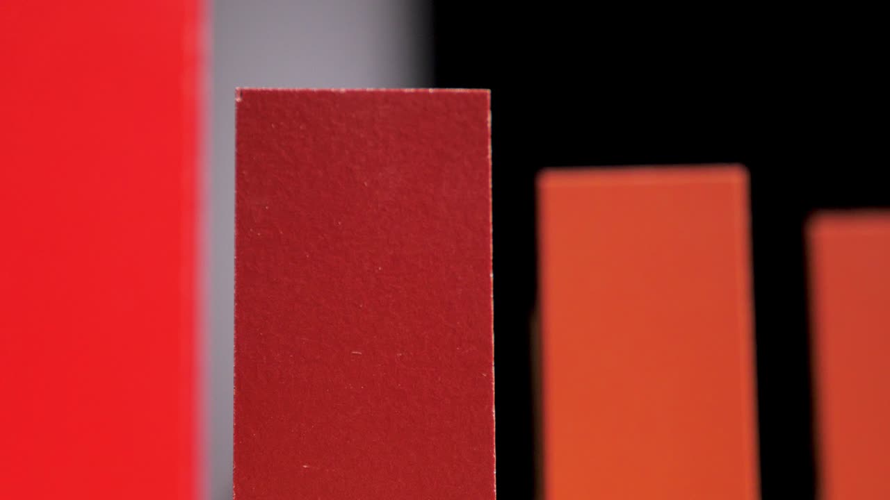 Domino falling loop.