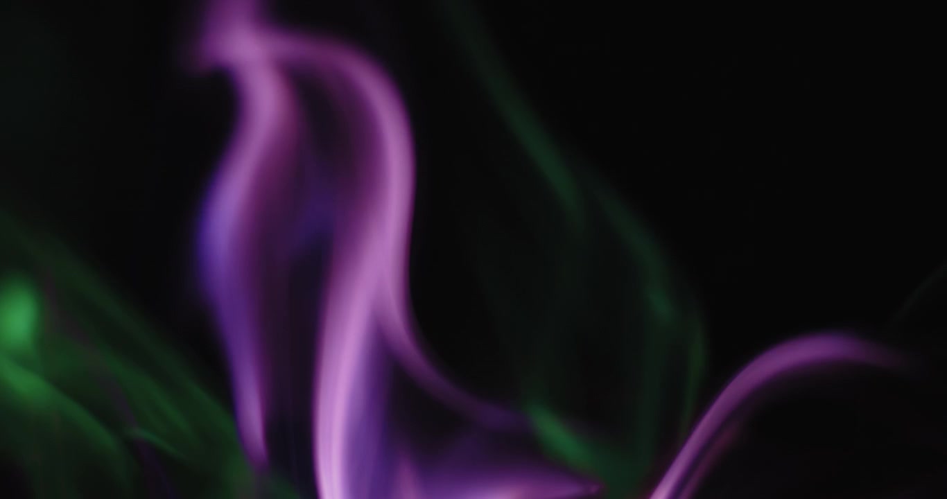 Aurora boreale come fiamme setose