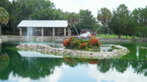 devil's den park and pond