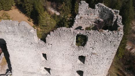 Burg-Kamen-übersicht-Von-Oben-Nach-Unten