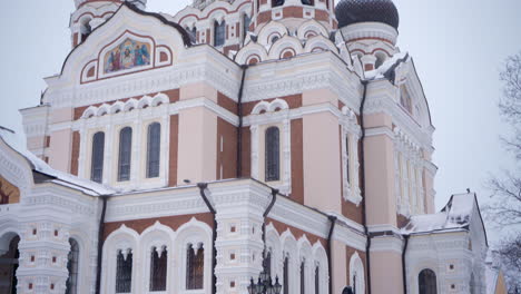 vista de las torres de cúpula de la catedral de alexander nevsky