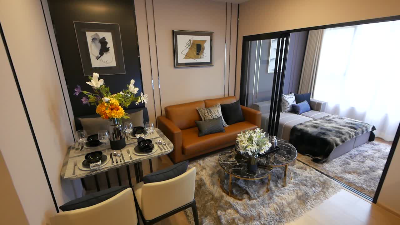 стильная квартира с видом на спальню, гостиную и столовую