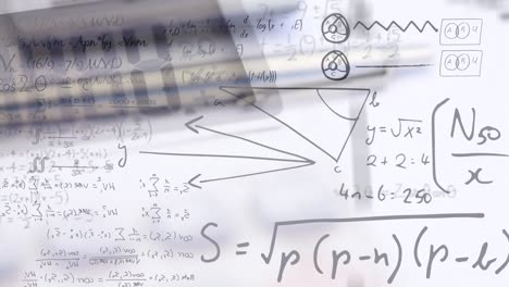 animación de ecuaciones matemáticas moviéndose sobre la calculadora