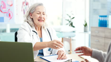 Médico,-Paciente-Y-Apretón-De-Manos-Para-La-Atención-Sanitaria