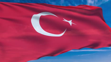 bandera de turquía con estructura de tela contra un cielo nublado (en bucle)