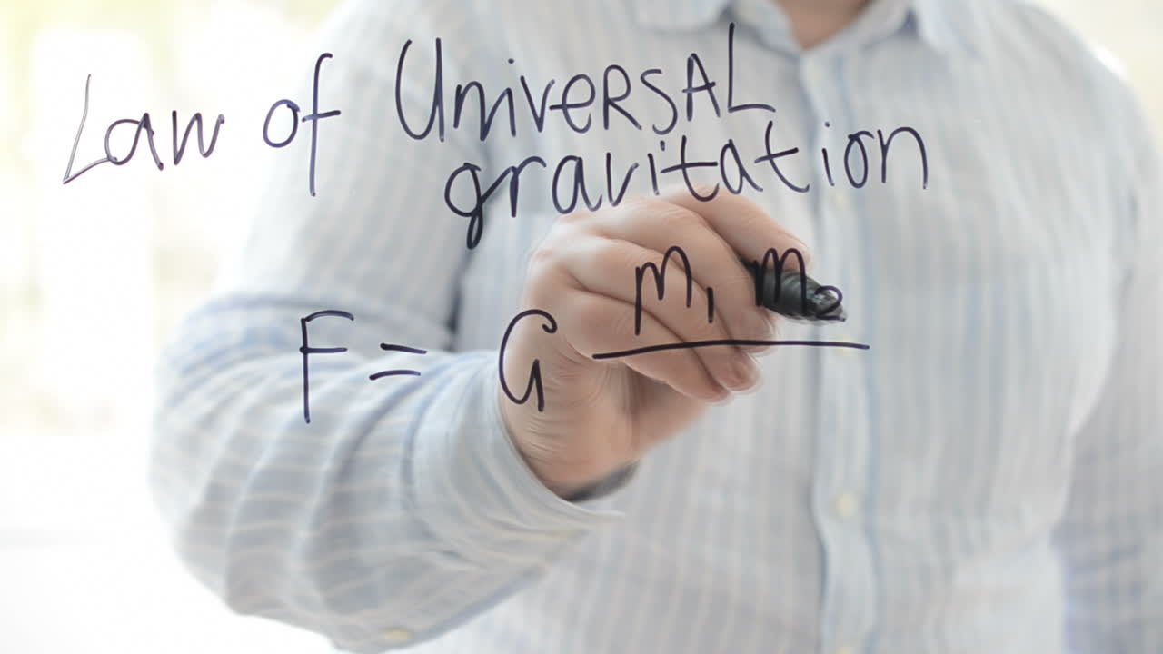 Legge di gravitazione universale, formula. Scriviamo con un pennarello.