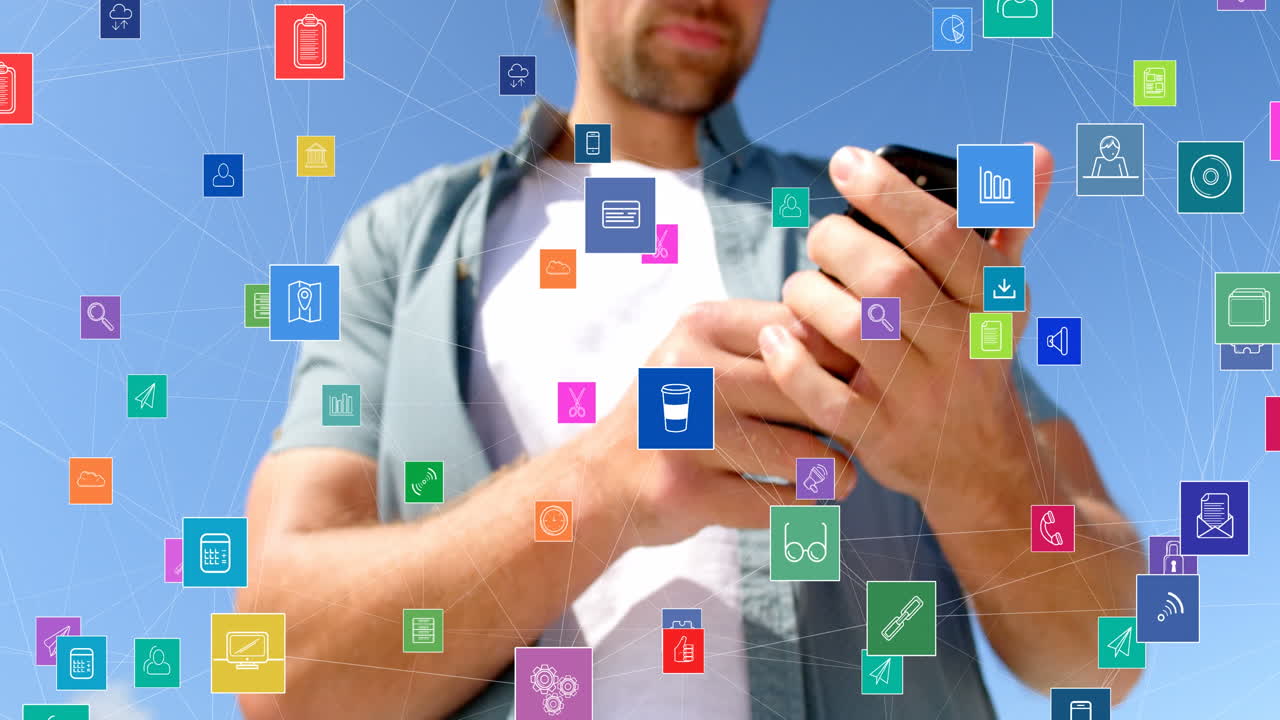 animación de la red de conexiones con iconos sobre el hombre caucásico usando un teléfono inteligente al aire libre