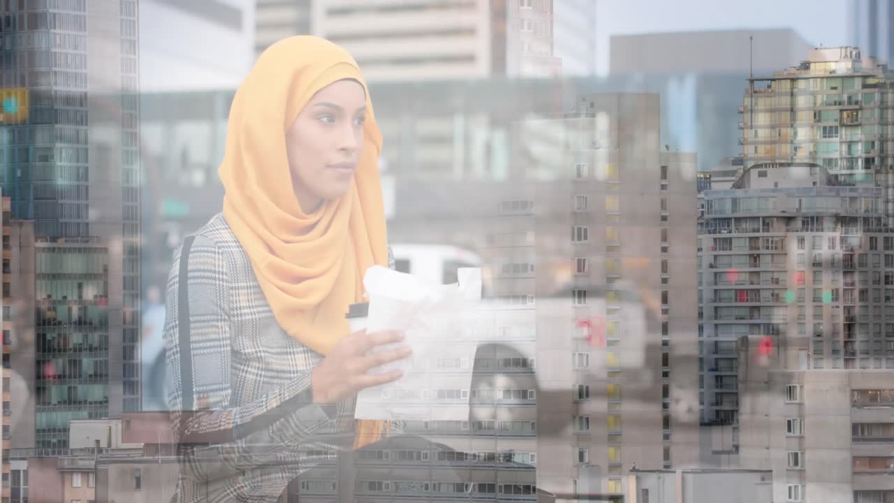 Animazione di donna asiatica con hijab seduta e che mangia su un paesaggio urbano.