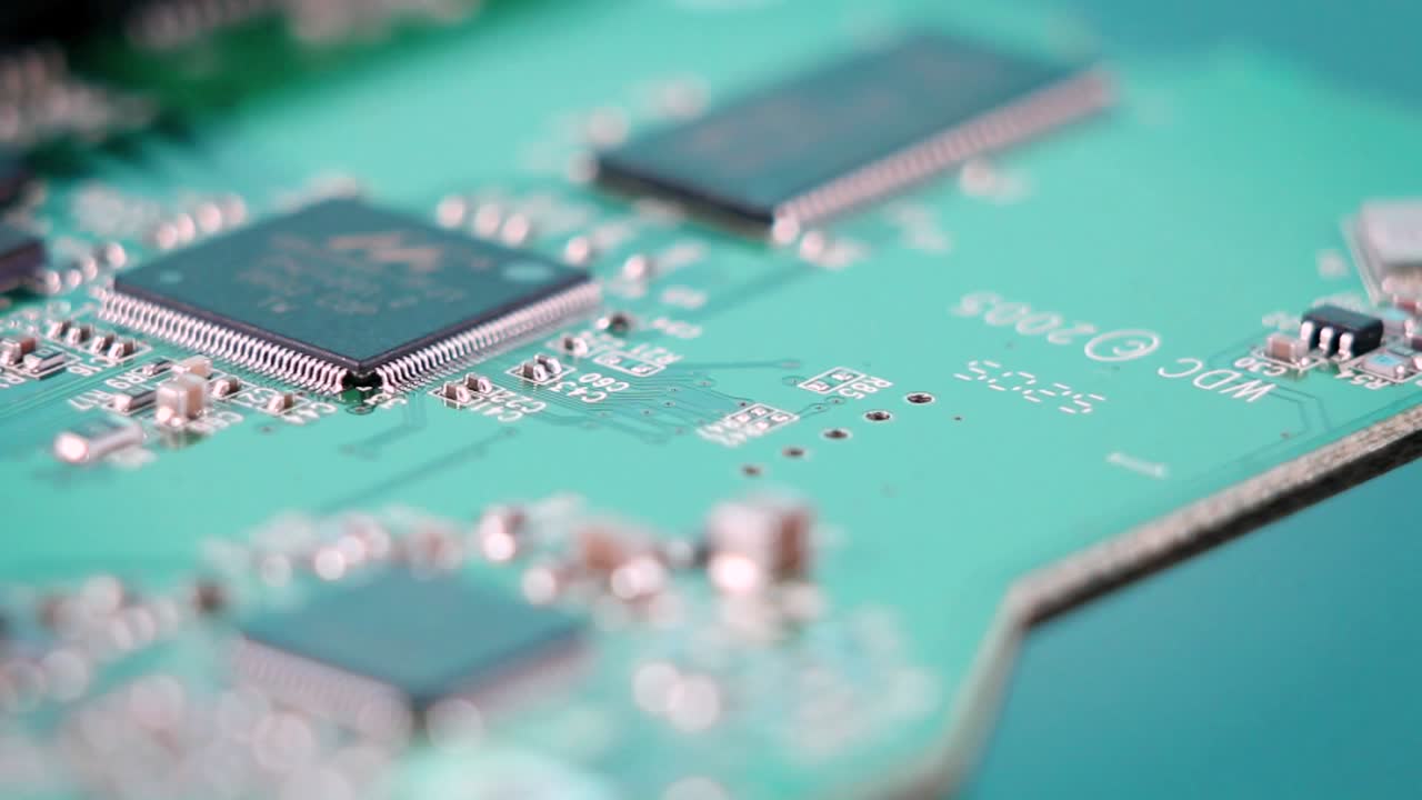 vista interior del componente de hardware girando lentamente