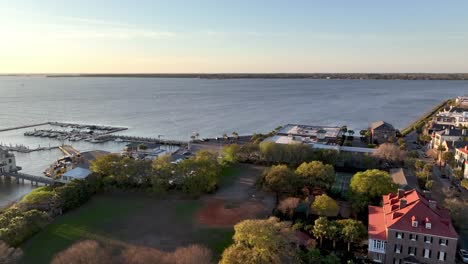 charleston sc, río cooper de carolina del sur más allá de la batería