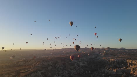 Fliegender-Touristischer-Ballon