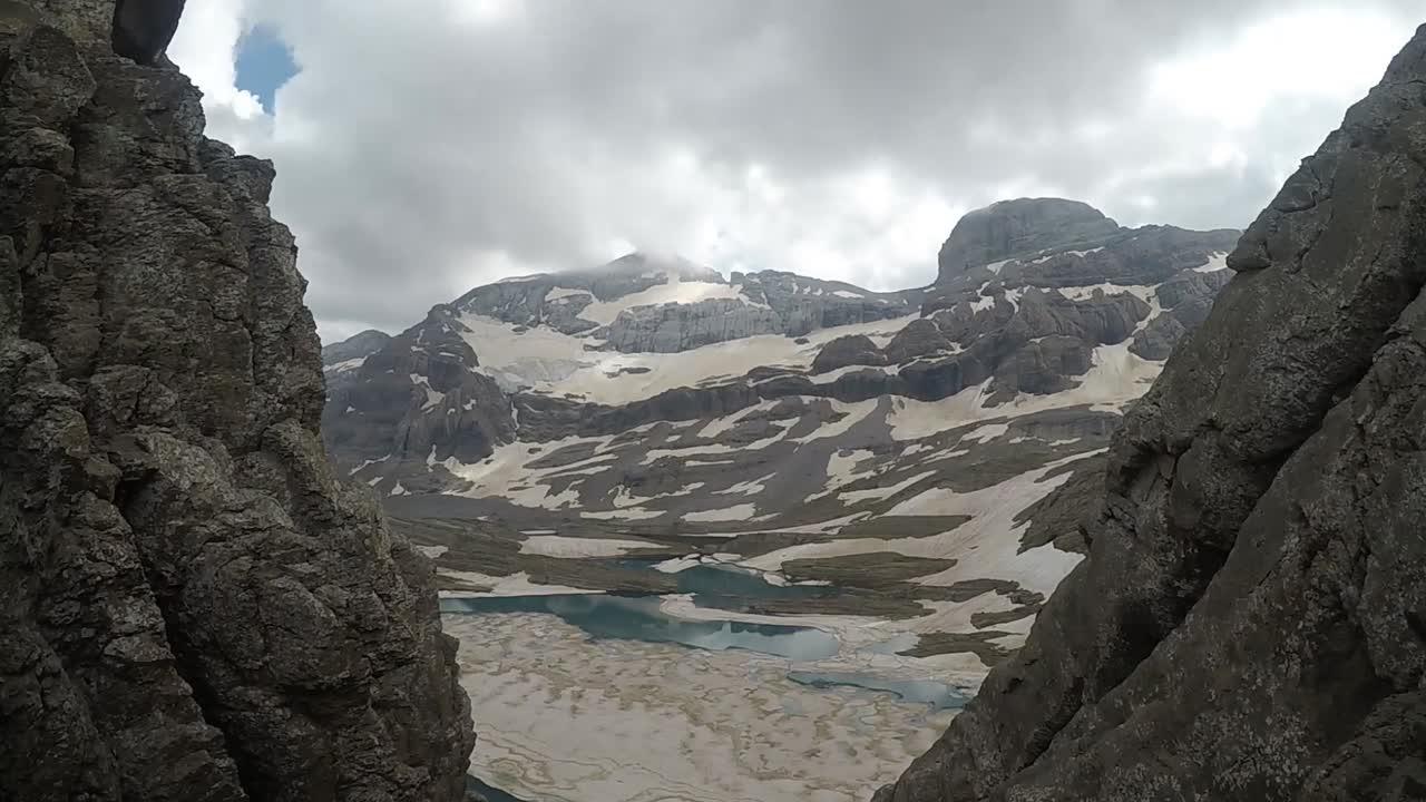 timelaps ordesa monte perdido - 빠른 구름과 빙하