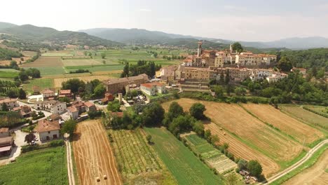 Una-Vista-Aérea-Muestra-Saturnia-Italia