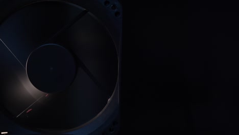 ventilador de enfriamiento en las sombras