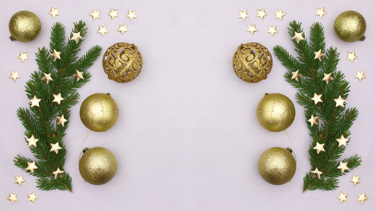 una guirnalda de pino de navidad con adornos de oro aparece en el lado izquierdo y derecho.