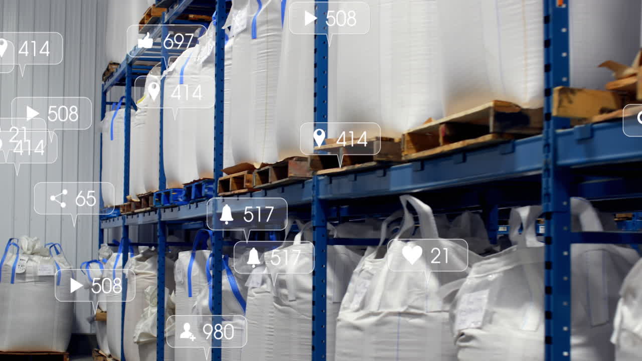 소셜 미디어 아이콘의 애니메이션은 창고의 상품을 가진 선반의 시각에 맞춰 보입니다.