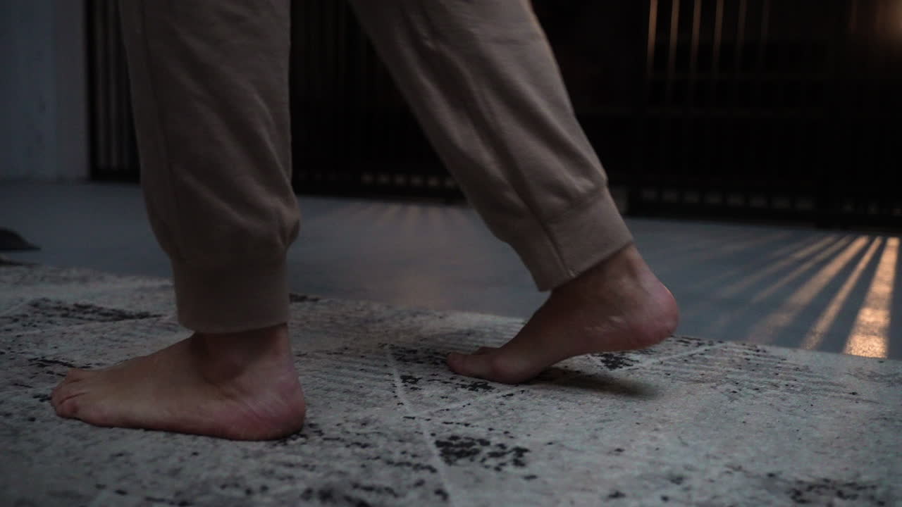 침실에 있는 불면증 여자