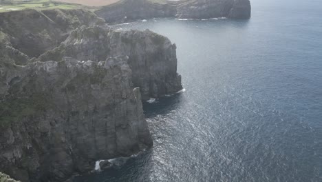 punto de vista de los acantilados de miradouro do cintrao, islas azores, portugal