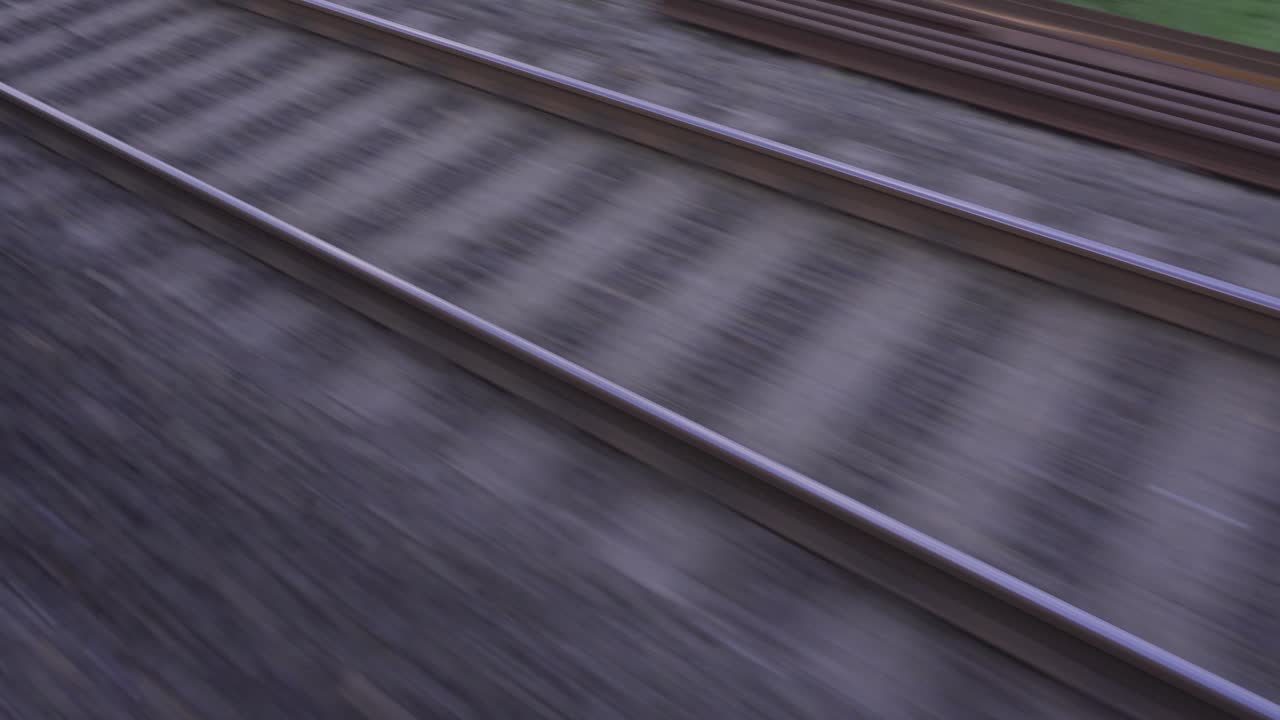 빠르게 움직이는 열차  ⁇ 에 있는 노선