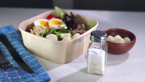 chilean salad with eggs, cherry tomato, lettuce and tuna