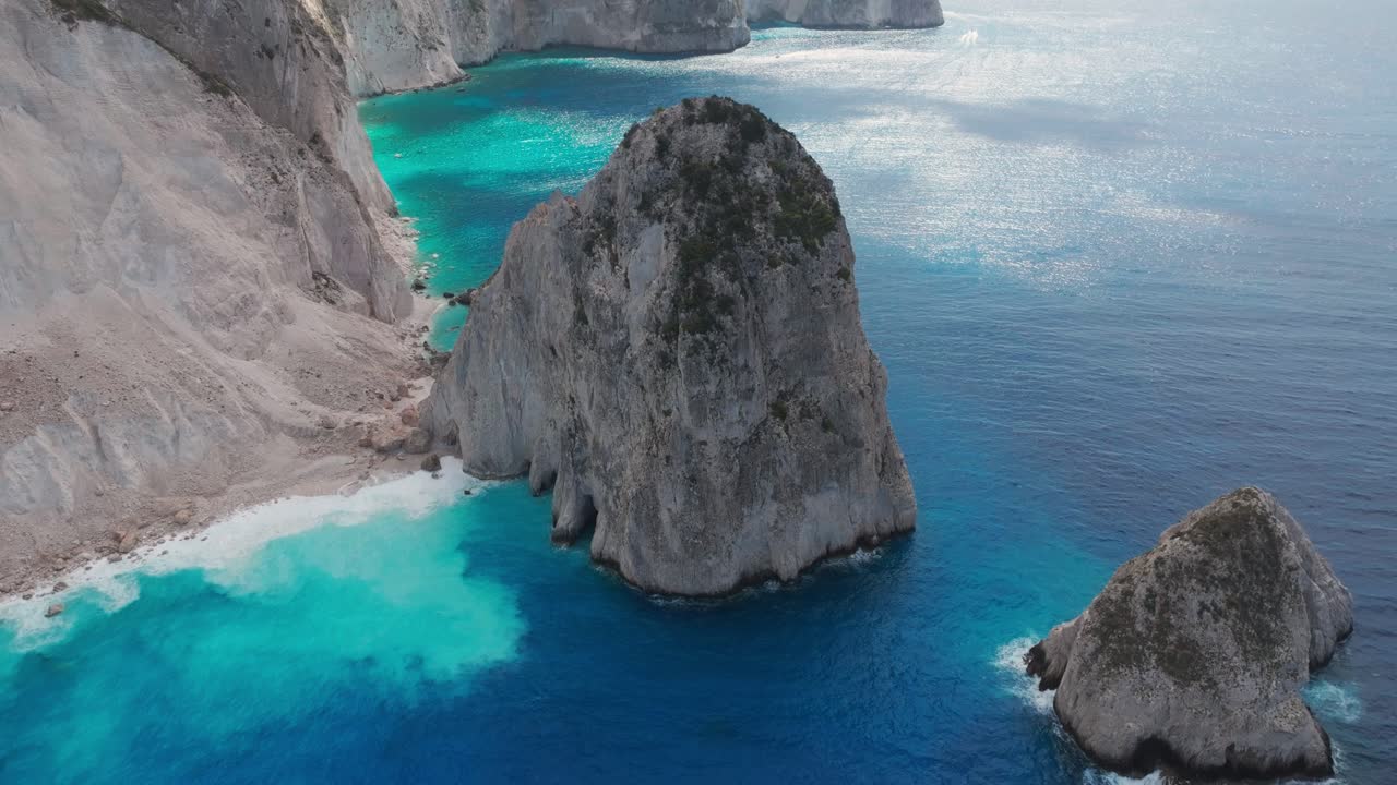 la impresionante costa de la isla de zakynthos, en grecia