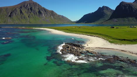 Strand-Die-Lofoten-Inseln-Sind-Ein-Archipel-In-Der-Grafschaft-Nordland,-Norwegen.