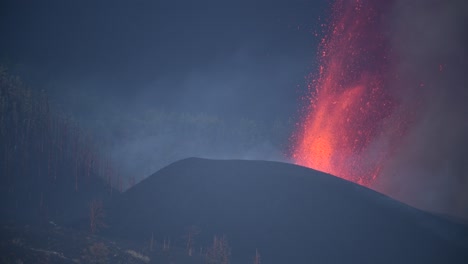erupción volcánica de cumbre vieja en las islas canarias la palma 2021