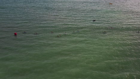 Estas-Son-Imágenes-De-Drones-De-Carreras-De-Paddle-Surf