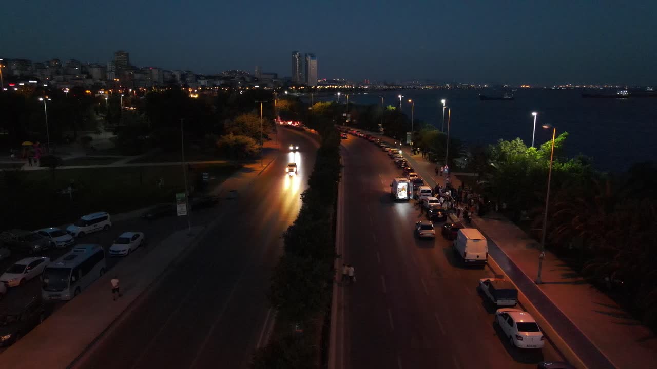 저녁 밤 도시 교통 공중 무인 항공기