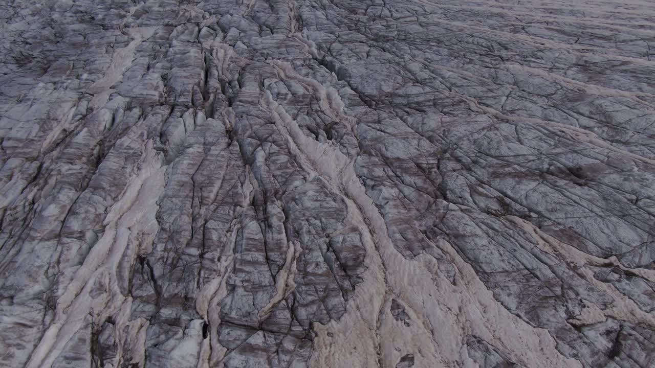 grietas de los glaciares y superficie de hielo