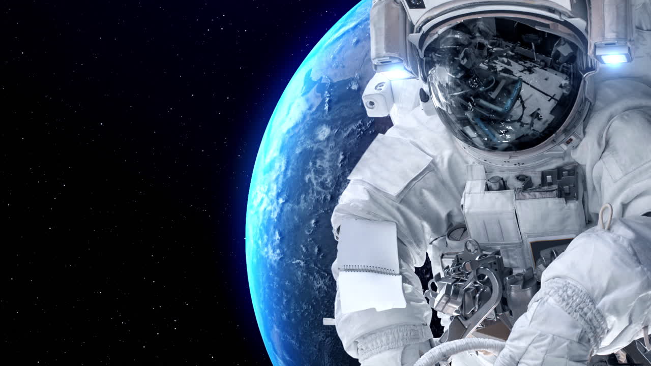 宇航员在执行太空飞行任务时进行太空行走