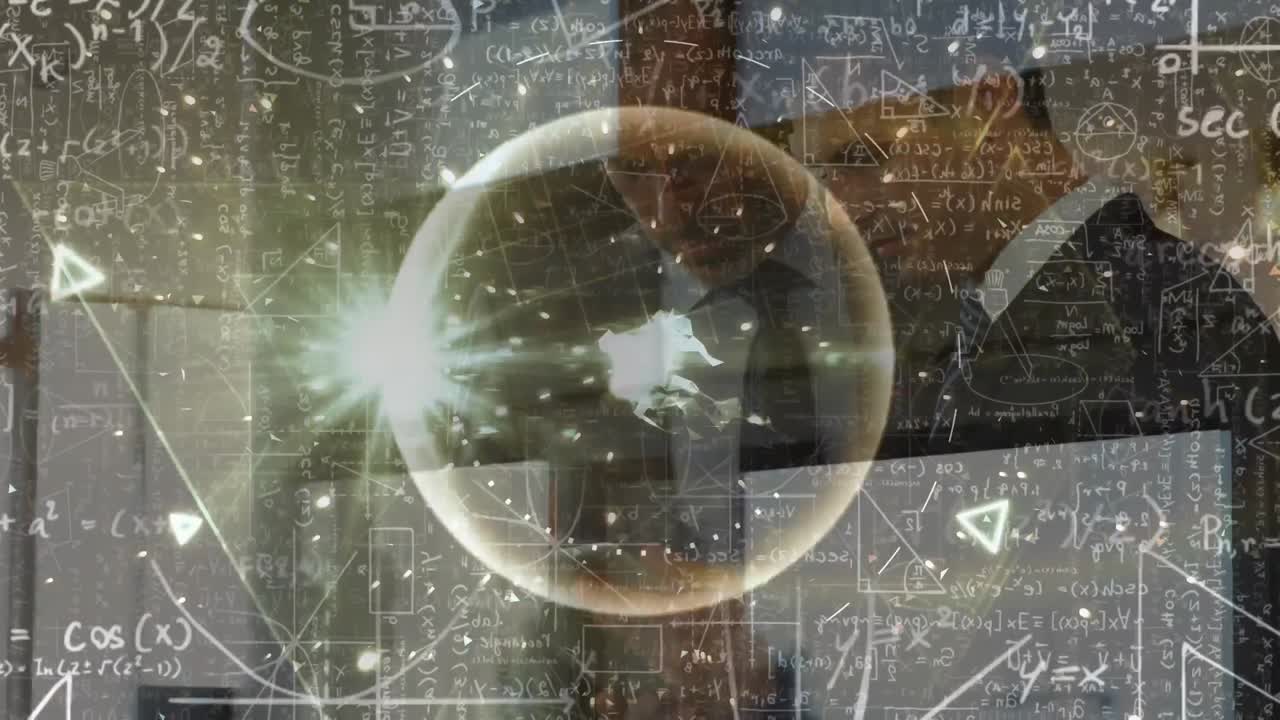 수학 계산의 애니메이션, 원형 범위와 스타버스트가 토론하는 사업가들 위로 움직입니다.