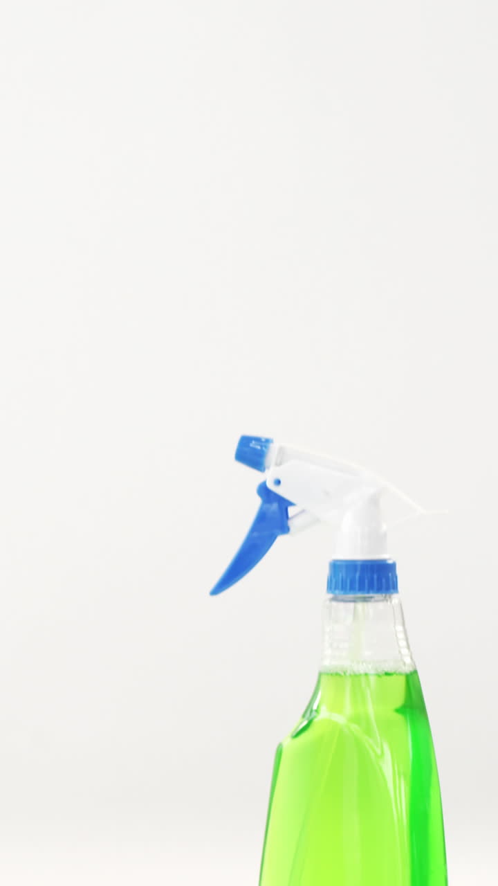 varios suministros de limpieza