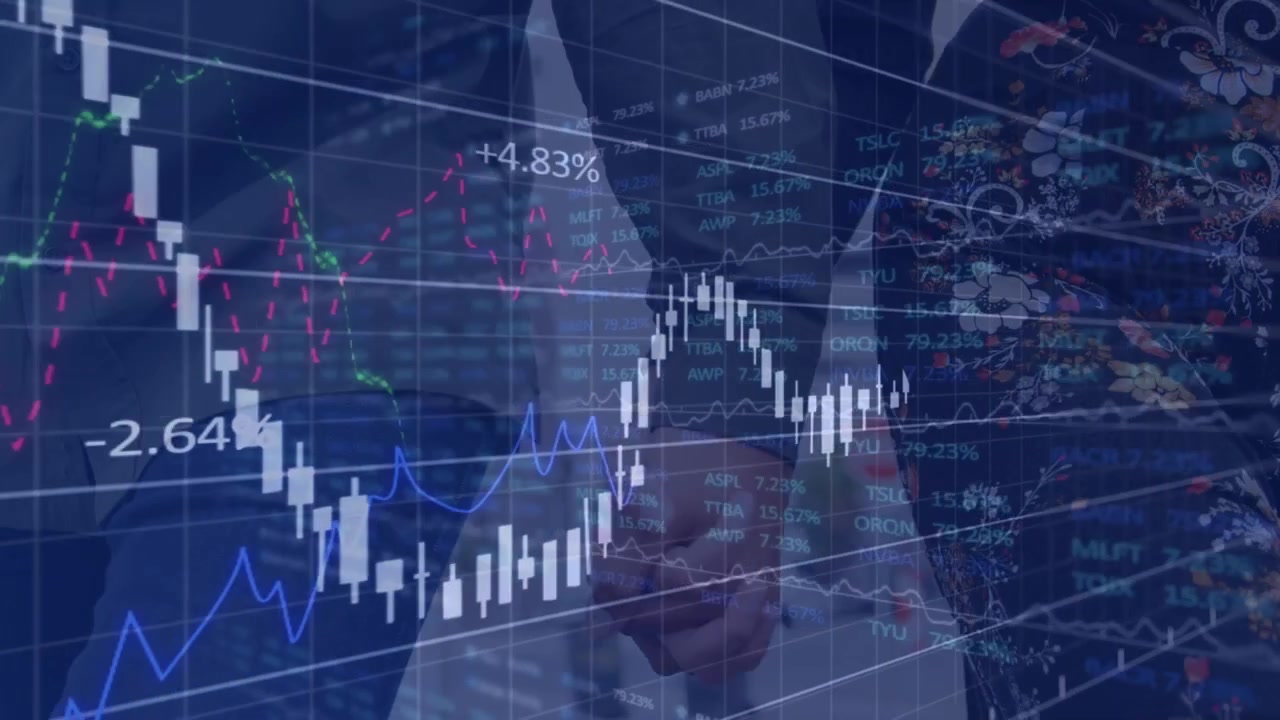 Animazione di elaborazione dati e grafici su una donna e un uomo di diverse etnie che si tengono per mano