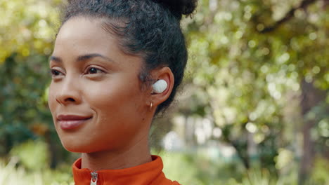 Brazilian-woman,-earphones