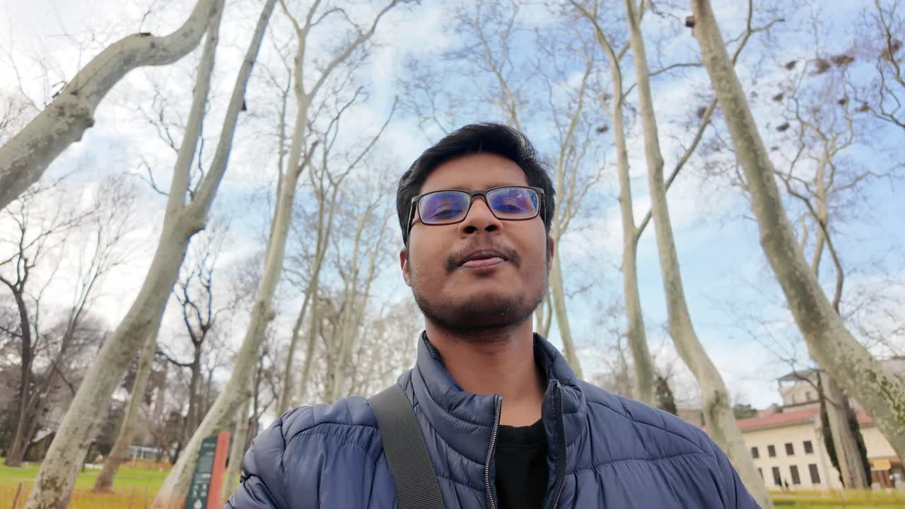 공원 안의 남자