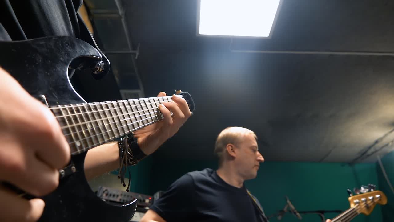 Band in prova in studio