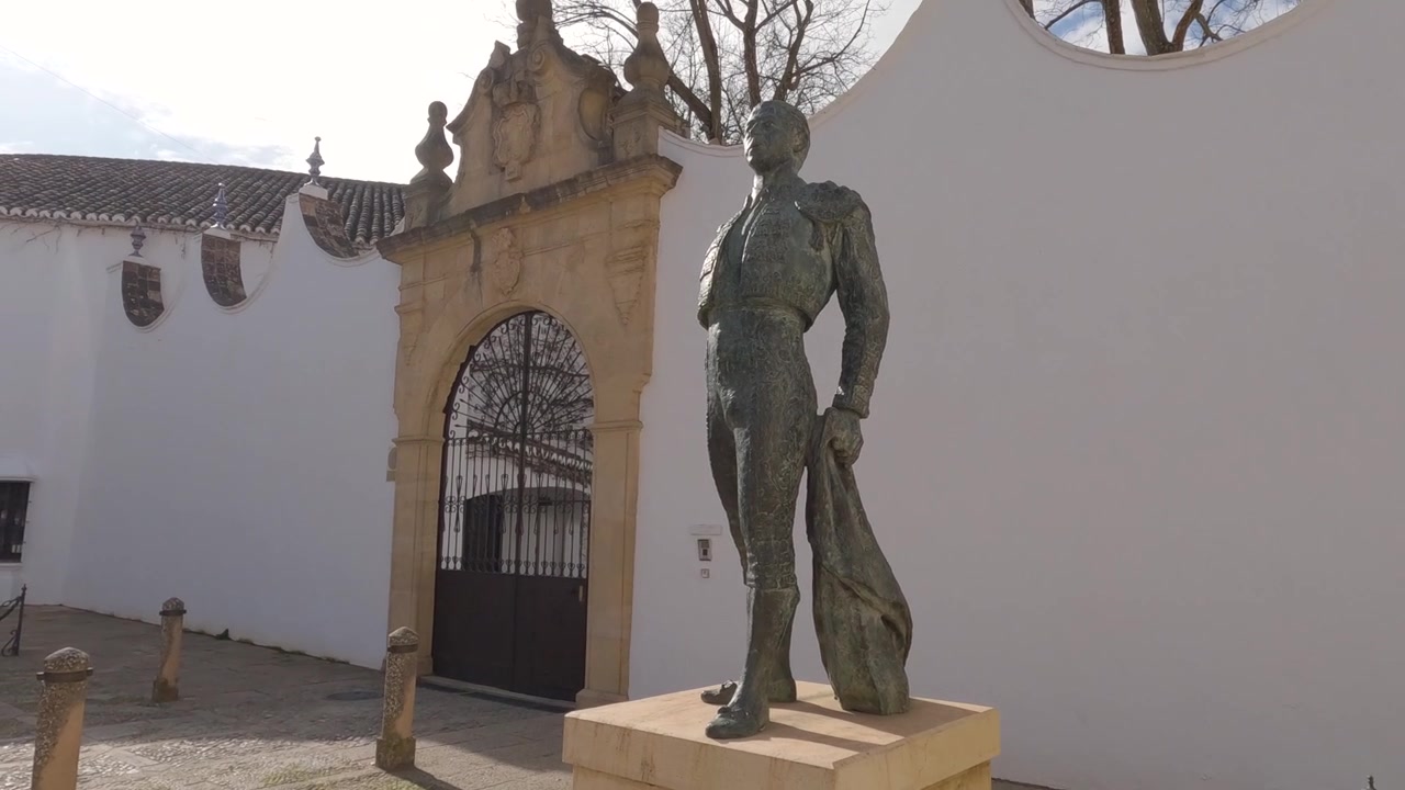 Una statua del famoso torero Cayetano Ordonez y Aguilera, nell'Arena della Reale Maestranza di Cavalleria di Ronda, Spagna.