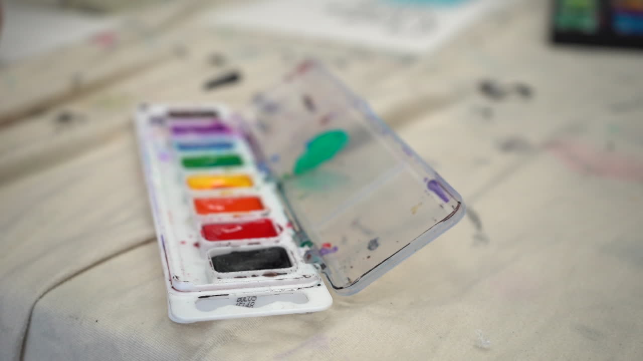 pintar con acuarela color agua