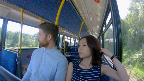 Couple-travelling-in-bus-4k