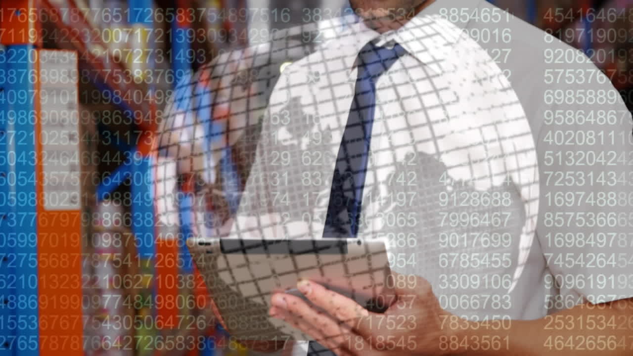 animación del procesamiento de datos sobre un trabajador de almacén masculino