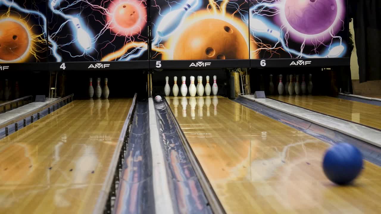 Scena di sala da bowling
