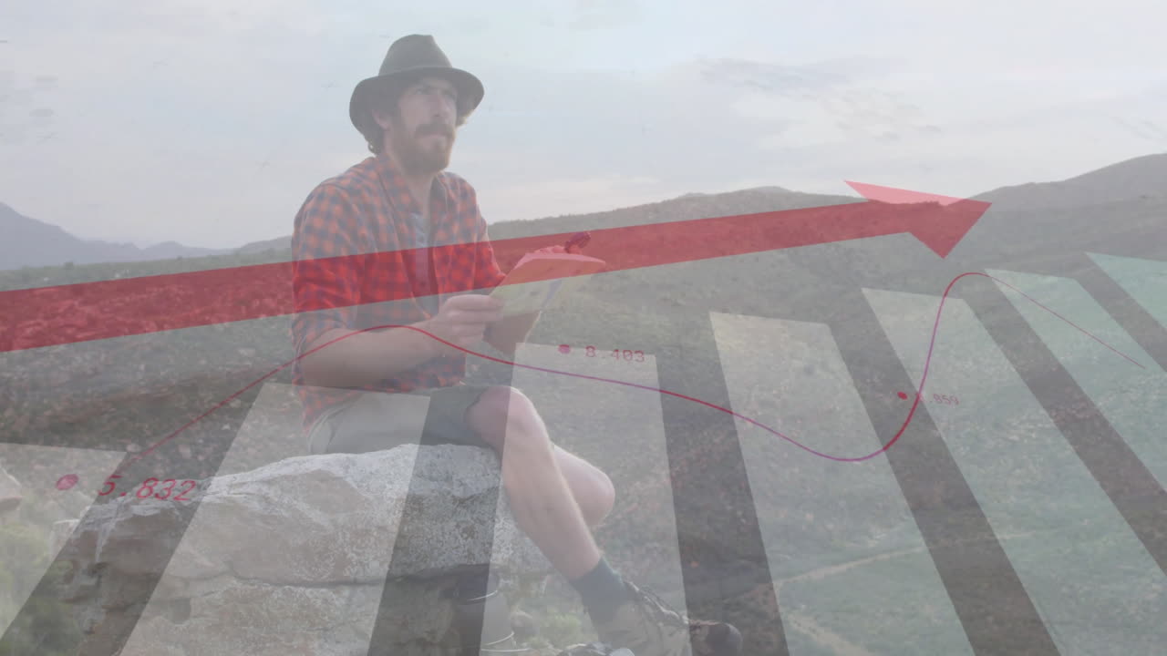 카우카스인 남자가 산에서 지도를 읽는 금융 데이터 처리의 애니메이션