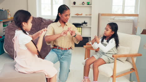 Learning,-sign-language-and-mother-with-children