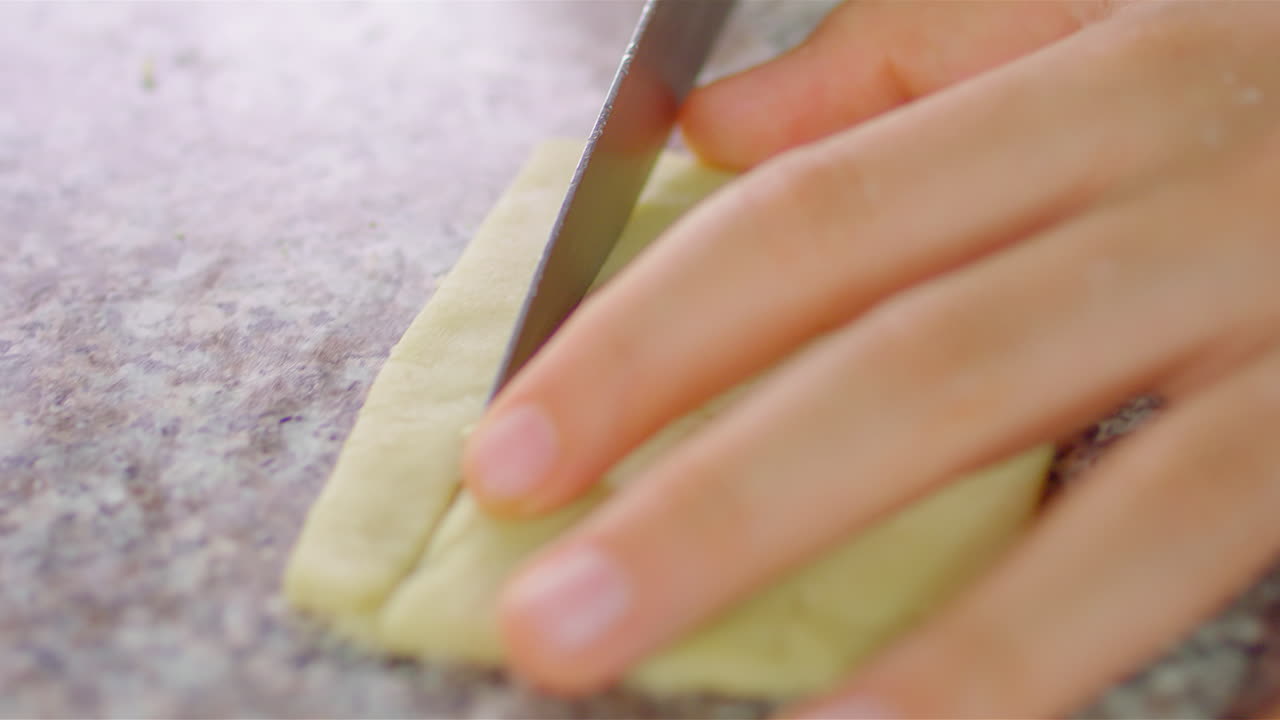 шеф-повар, ребенок готовит, режет и печет, минишеф-14