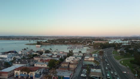 misión bay marina cerca de belmont park en san diego, california, estados unidos