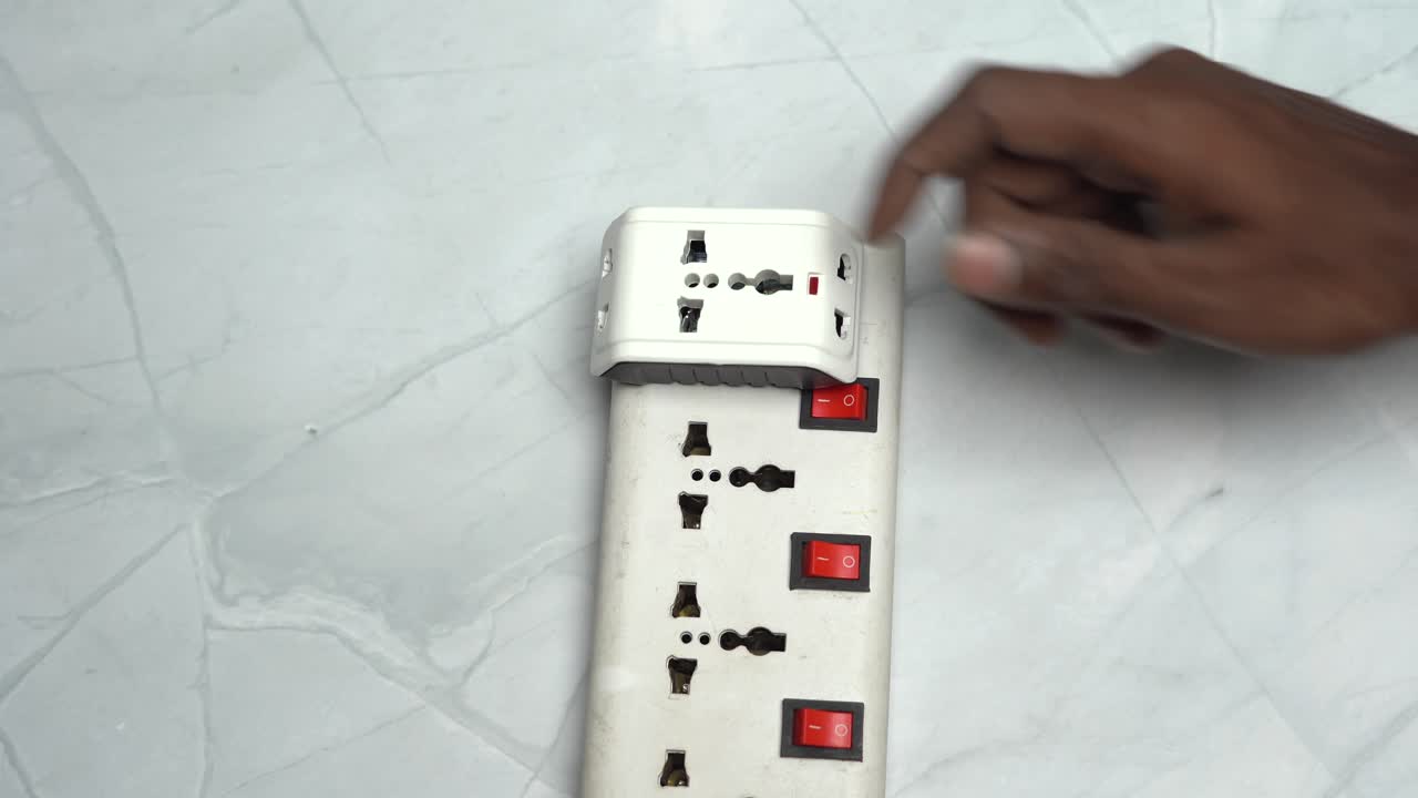 adaptador de alimentación de enchufe múltiple no funciona prueba en guardia espía