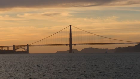 Puente-Golden-Gate-al-atardecer-San-Francisco