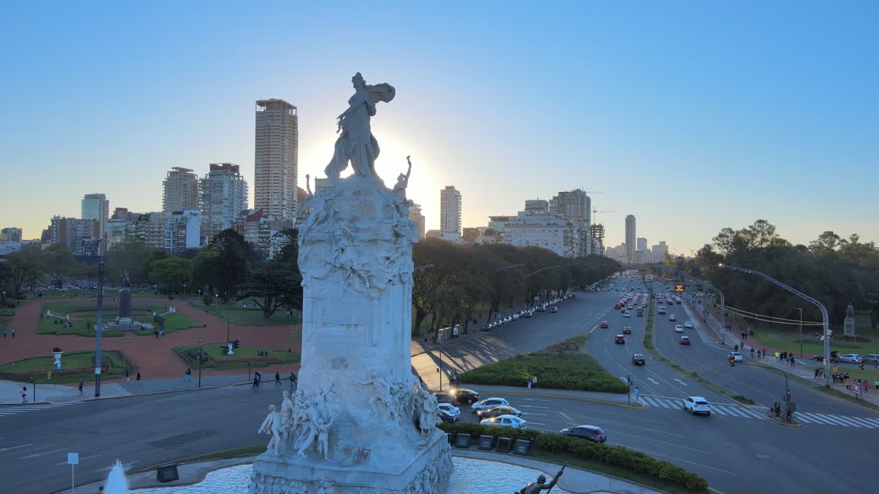monumento a la carta magna y cuatro regiones de argentina en buenos aires