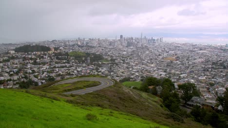 Vista-De-San-Francisco-Desde-Las-Colinas-De-Los-Picos-Gemelos